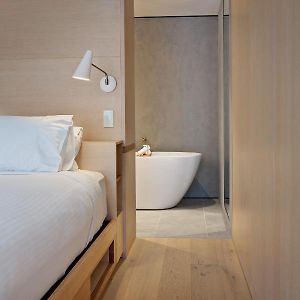 Zimmer mit Kingsize-Bett